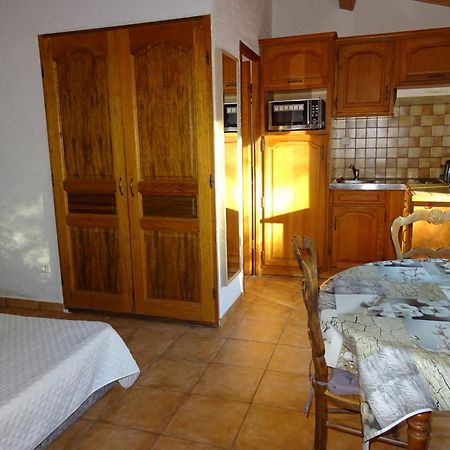 Location Villa Et Studios Roquebrune-Sur-Argens Buitenkant foto