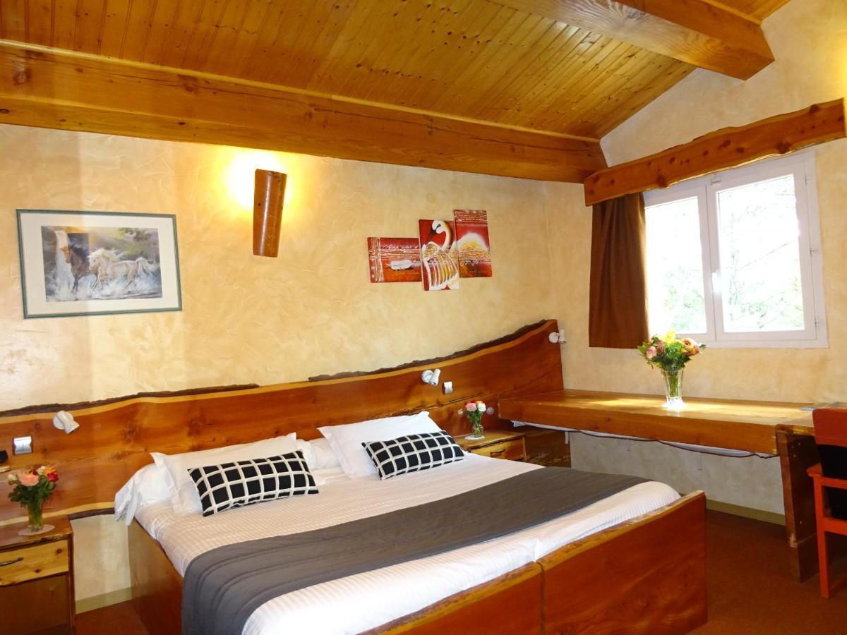 Location Villa Et Studios Roquebrune-Sur-Argens Buitenkant foto