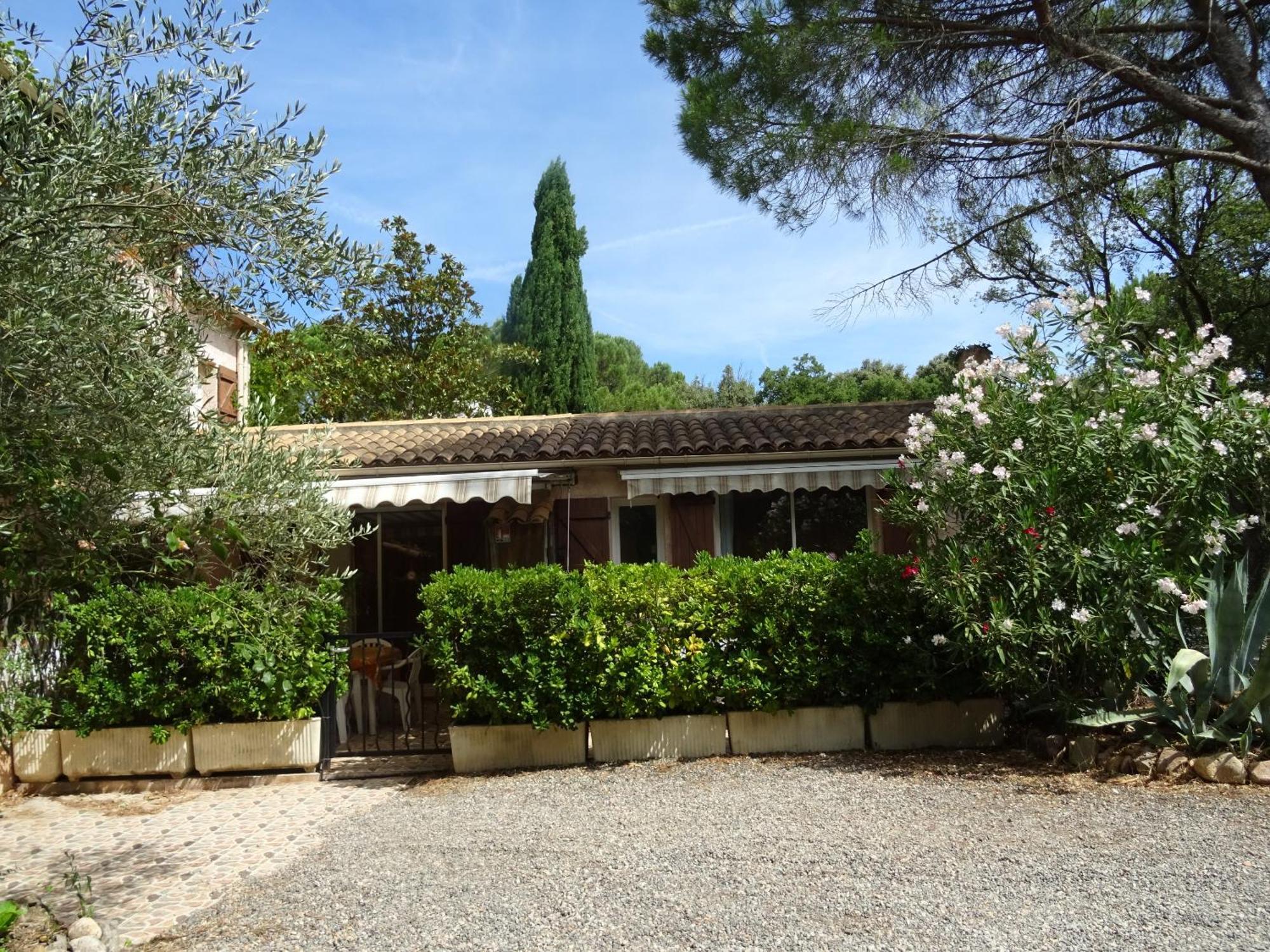 Location Villa Et Studios Roquebrune-Sur-Argens Buitenkant foto
